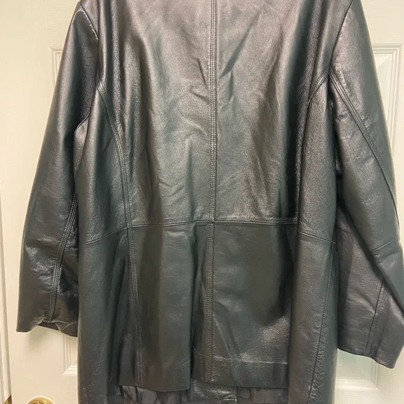 VEUC closet staple Leather blazer - Picture 2 of 8